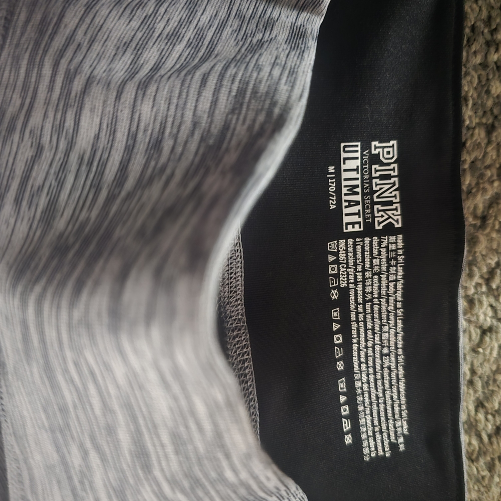 PINK Victoria's Secret 3 Leggings Plus Variety Of Shirts Like New - Picture 5 of 13